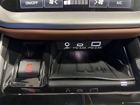 Used 2025 Subaru Outback Touring XT image 23