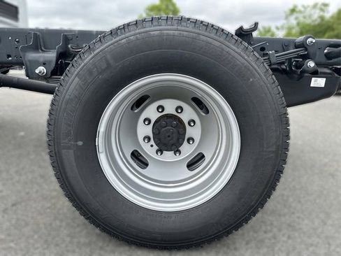 New 2025 Ford F350 XL w/ XL Chrome Package image 12