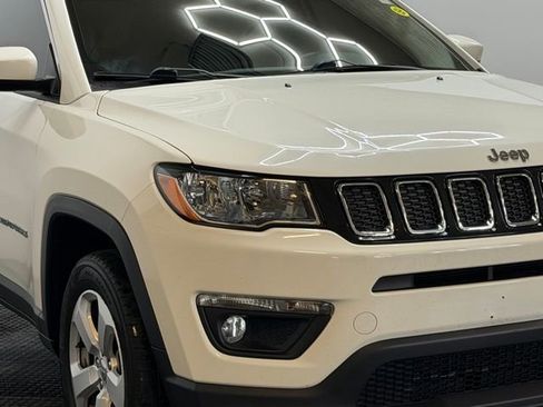 Used 2019 Jeep Compass Latitude image 3