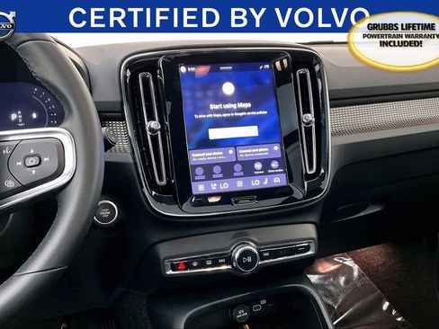 Certified 2025 Volvo XC40 B5 Plus image 9