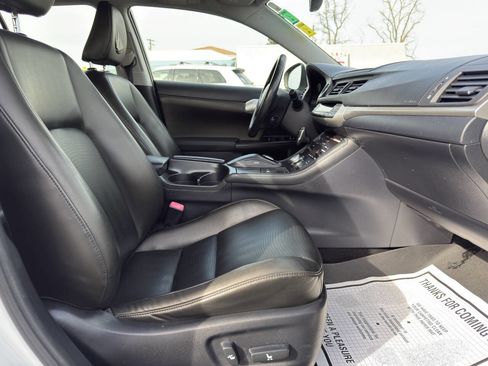 Used 2013 Lexus CT 200h w/ Premium Pkg w/Navigation image 12