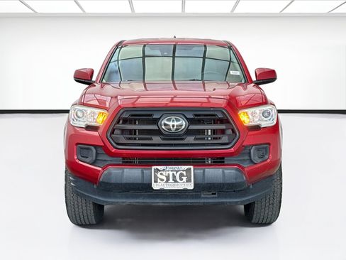 Used 2019 Toyota Tacoma SR AWD/4WD image 2