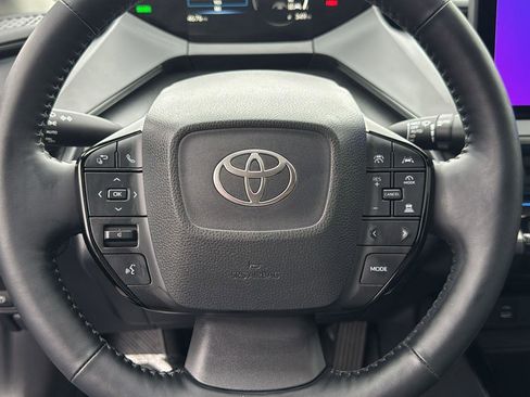 Used 2025 Toyota Prius XLE image 14