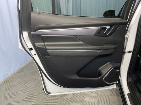 Used 2025 Buick Enclave Sport Touring image 25