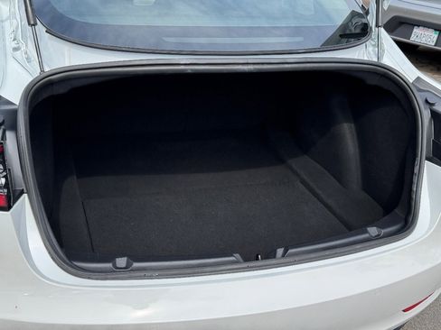 Used 2018 Tesla Model 3 Long Range image 12