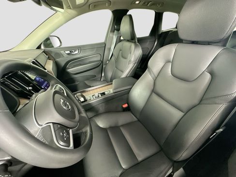 Certified 2022 Volvo XC60 B5 Momentum w/ Advanced Package image 21