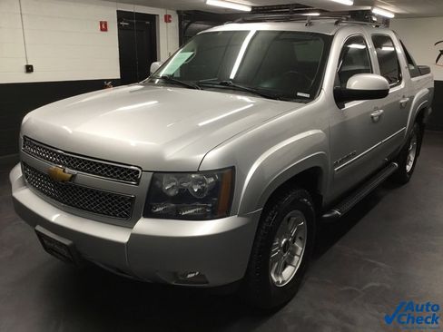 Used 2012 Chevrolet Avalanche LT w/ Suspension Package, Off-Road image 6