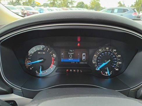 Used 2018 Ford Fusion SE image 19