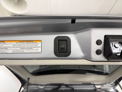 Used 2013 Toyota Sienna SE FWD image 9