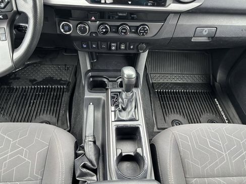 Used 2018 Toyota Tacoma TRD Sport w/ Technology Package image 21