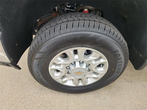 Used 2024 Chevrolet Silverado 2500 LT AWD/4WD image 8