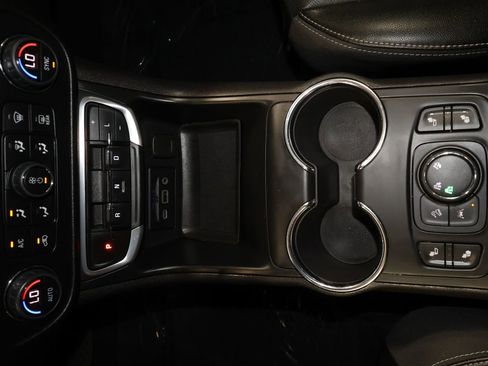 Certified 2024 GMC Terrain SLT image 14