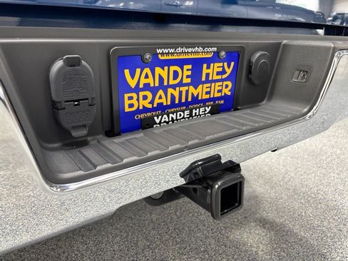 Used 2018 Chevrolet Silverado 1500 LT w/ Trailering Package AWD/4WD image 40