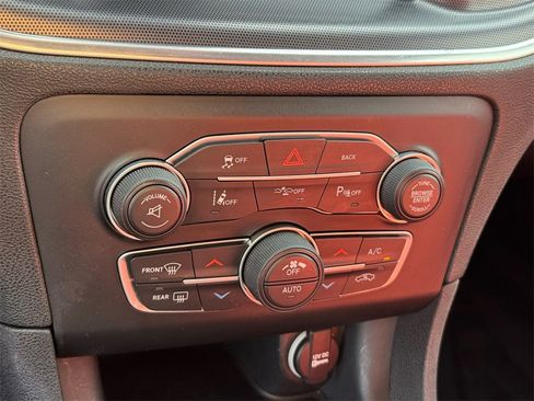 Used 2016 Dodge Charger SXT w/ AWD Premium Group image 29