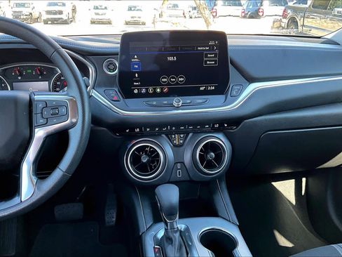Used 2025 Chevrolet Blazer LT image 7