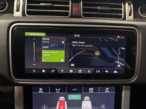 Used 2018 Land Rover Range Rover HSE image 17