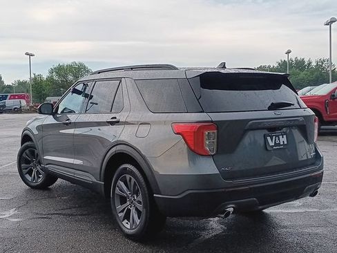 Used 2024 Ford Explorer XLT w/ Equipment Group 202A AWD/4WD image 25