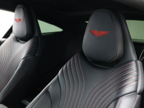 Used 2018 Aston Martin DB11 Coupe image 14