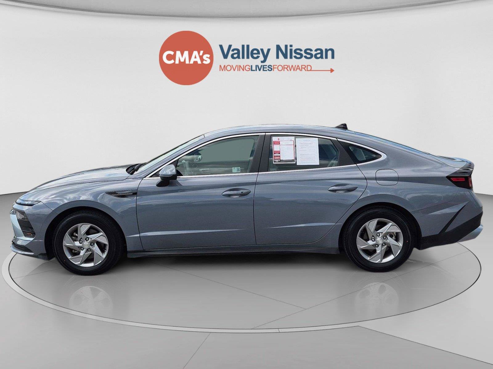 Used 2025 Hyundai Sonata SE FWD image 2