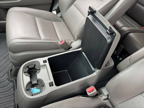Used 2014 Honda Odyssey Touring Elite image 60