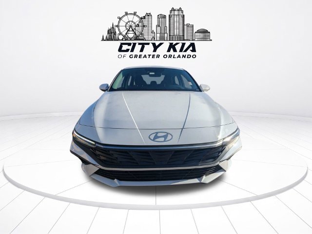 Used 2026 Hyundai Elantra SE FWD image 9