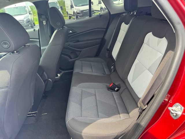 Used 2024 Chevrolet Trax LS w/ Driver Confidence Package FWD image 19