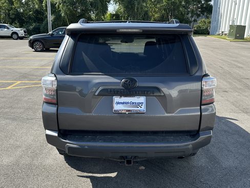 Used 2020 Toyota 4Runner TRD Off-Road Premium w/ Moonroof Package AWD/4WD image 9