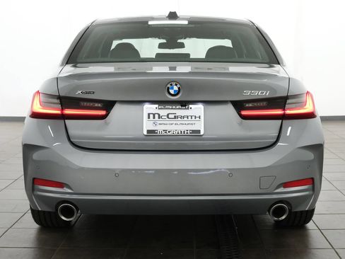 Used 2023 BMW 330i xDrive Sedan w/ Premium Package AWD/4WD image 4