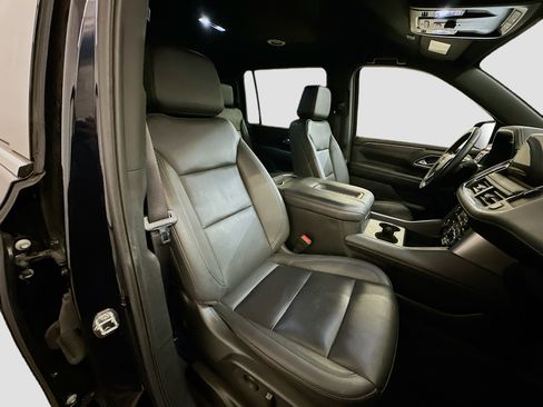 Used 2024 Chevrolet Suburban LT image 34