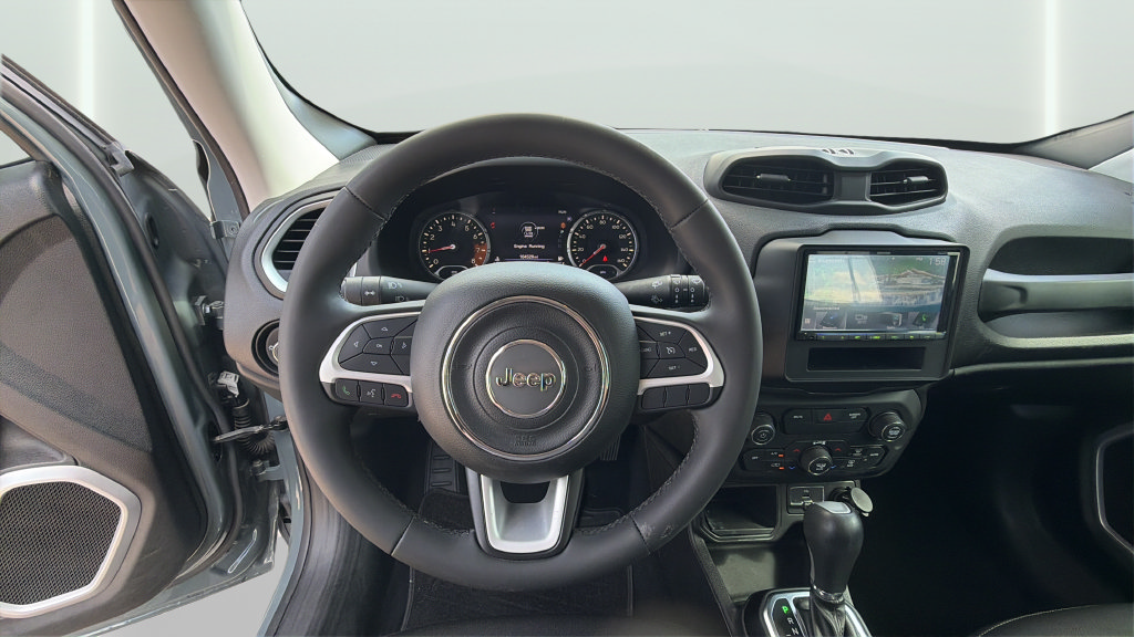 Used 2018 Jeep Renegade Latitude w/ UConnect 8.4 Nav Group FWD image 16