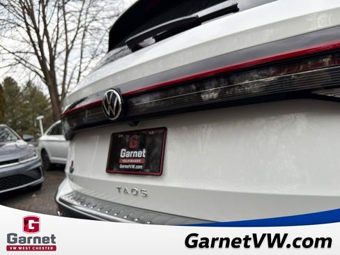 New 2025 Volkswagen Taos SE image 16