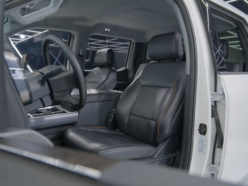 Used 2025 Ford F550 4x4 Crew Cab Super Duty image 35