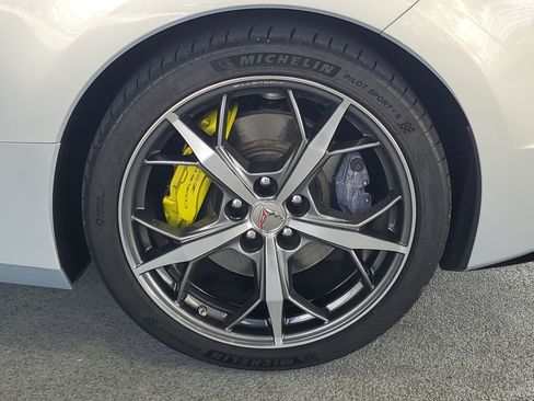 Used 2022 Chevrolet Corvette Stingray Premium Cpe w/ Z51 Performance Package RWD image 7