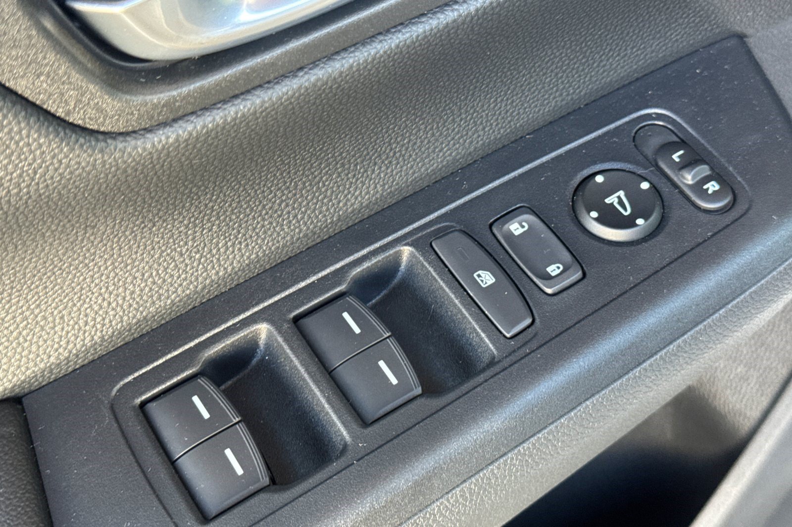Used 2025 Honda CR-V Sport-L image 14
