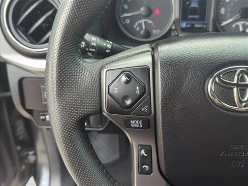 Certified 2022 Toyota Tacoma TRD Off-Road image 16