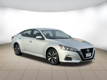 Used 2022 Nissan Altima 2.5 SV