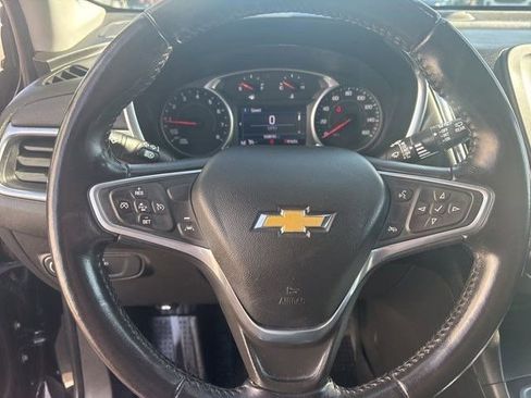 Used 2022 Chevrolet Equinox LT image 16