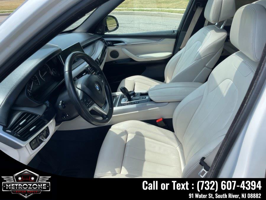 Used 2017 BMW X5 xDrive50i w/ Executive Package AWD/4WD image 16