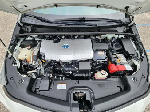 Used 2018 Toyota Prius Prime Advanced image 25