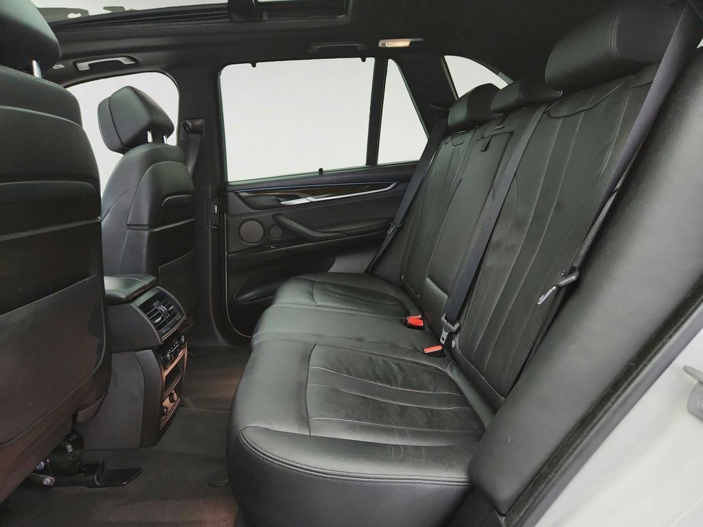 Used 2016 BMW X5 xDrive50i AWD/4WD image 27
