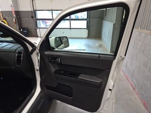 Used 2012 Ford Escape Limited AWD/4WD image 27