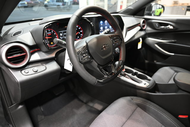 New 2026 Chevrolet Trax RS w/ Sunroof Package FWD image 22