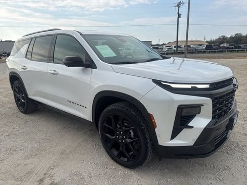 Used 2024 Chevrolet Traverse RS w/ LPO, Floor Liner Package image 5