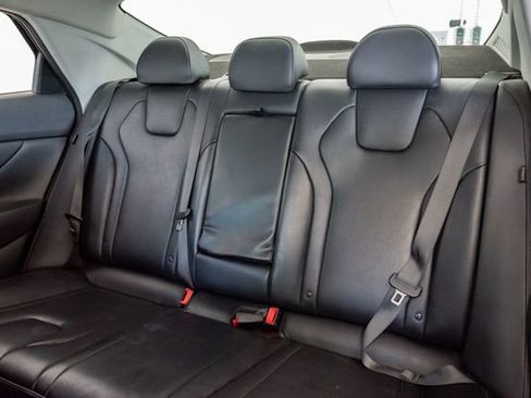 Used 2025 Hyundai Elantra Limited FWD image 23
