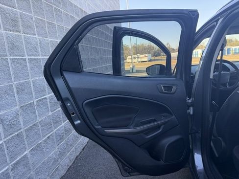 Used 2020 Ford EcoSport SE w/ SE Convenience Package image 9