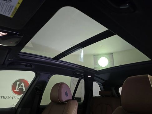 Used 2021 BMW X5 xDrive40i w/ M Sport Package image 11