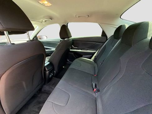 Used 2025 Hyundai Elantra SE w/ Cargo Package FWD image 23