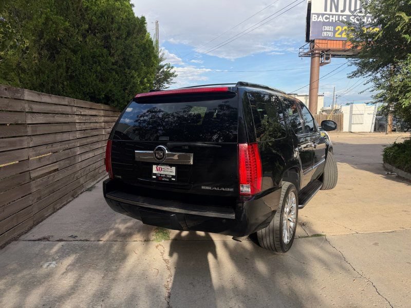 Used 2009 Cadillac Escalade AWD image 5