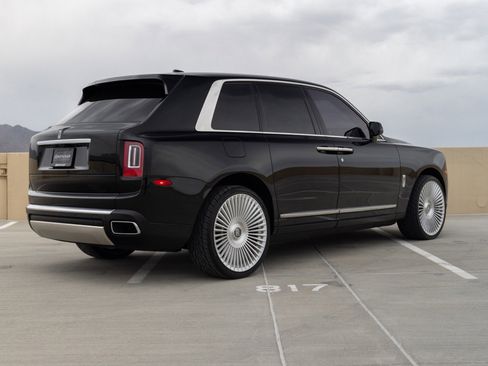 Used 2021 Rolls-Royce Cullinan image 9