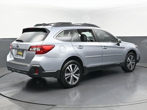 Used 2018 Subaru Outback 2.5i Limited image 5